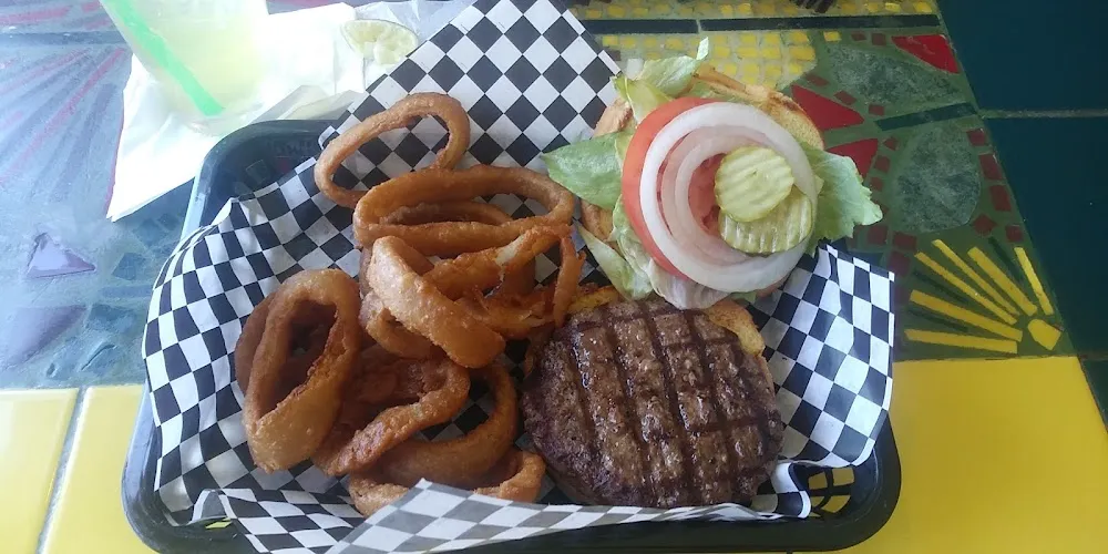 Hamburger with Onion Rings